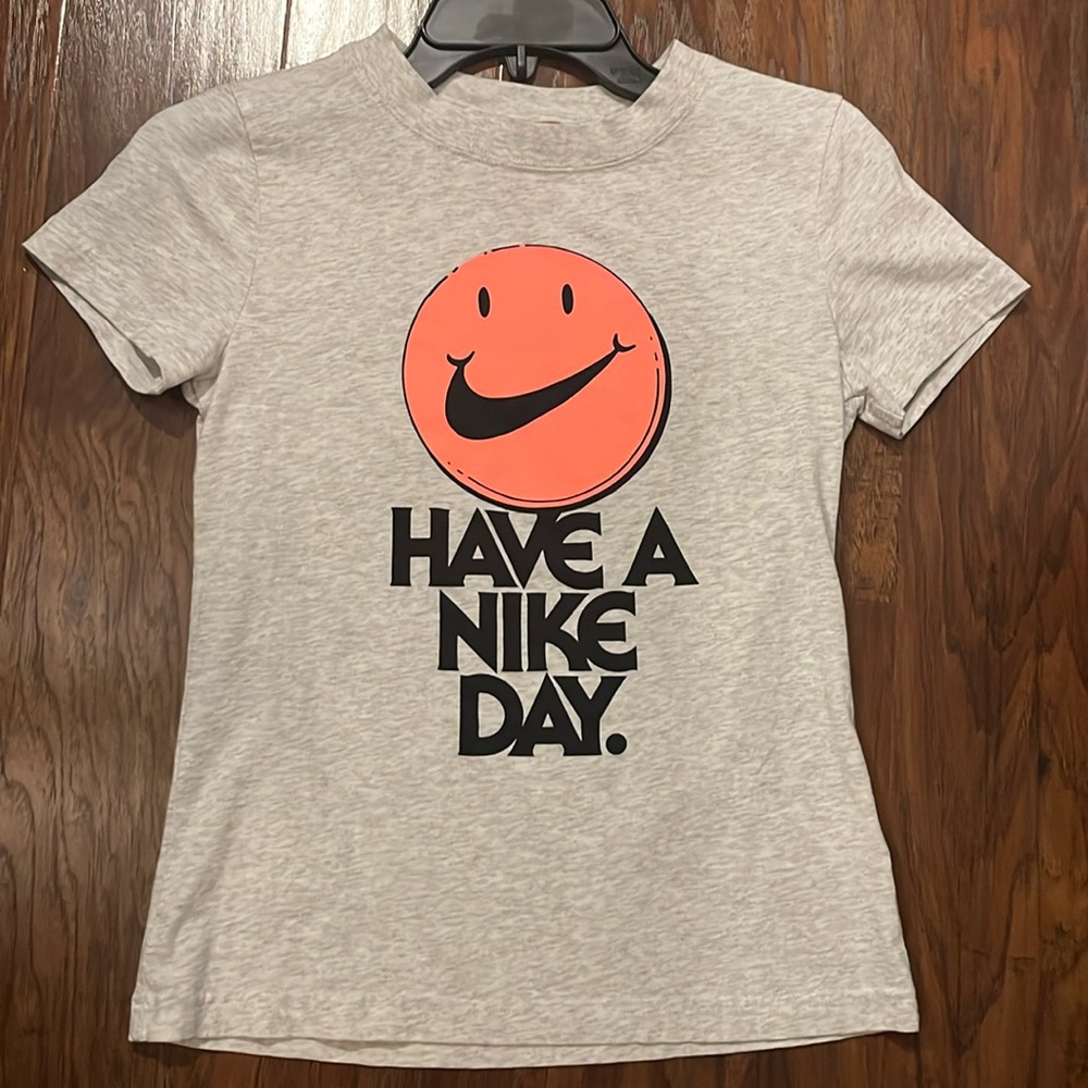 Nike Fitted Tee XS